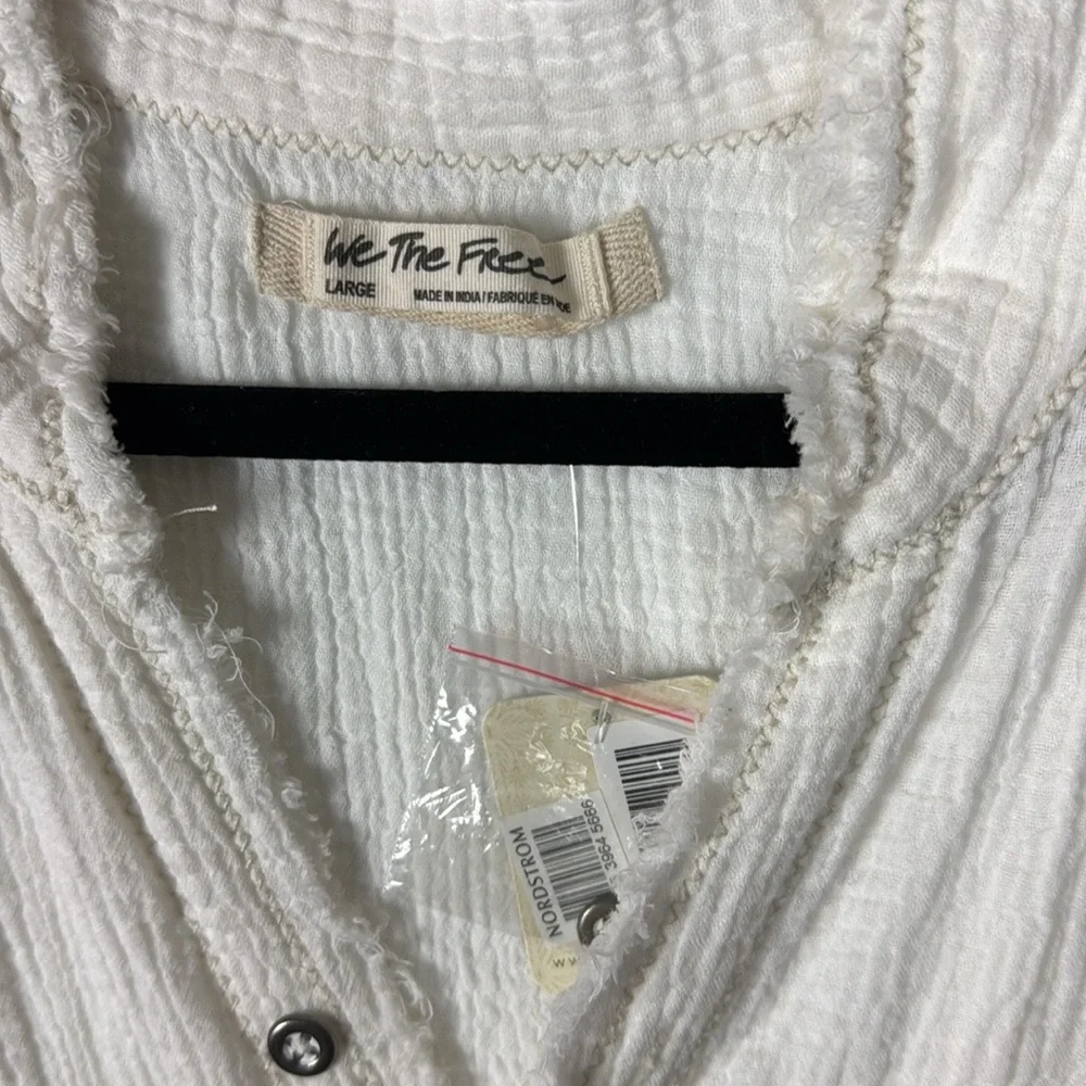 WE THE FREE SZ L OFF WHITE 100% COTTON LS WITH BUTTON CUFF BUTTON UP  POCKETS